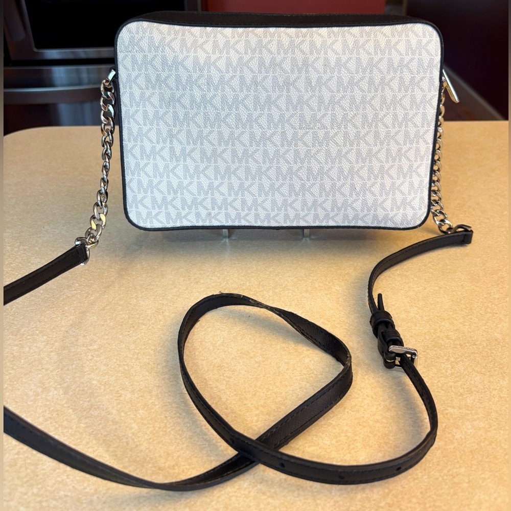 MICHAEL KORS NYC Jet Set Large Crossbody, EUC - Picture 2 of 12